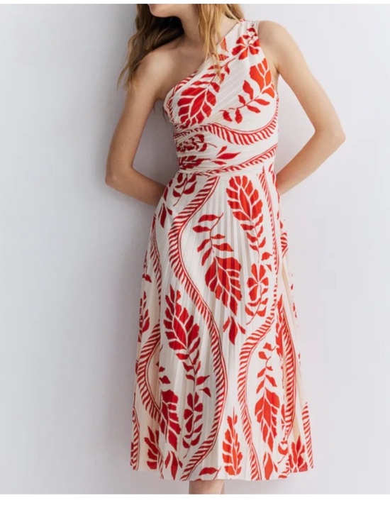 H&M Dresses & Skirts - H&M pleated one shoulder midi dress Red and cream Patterned Dress size medium